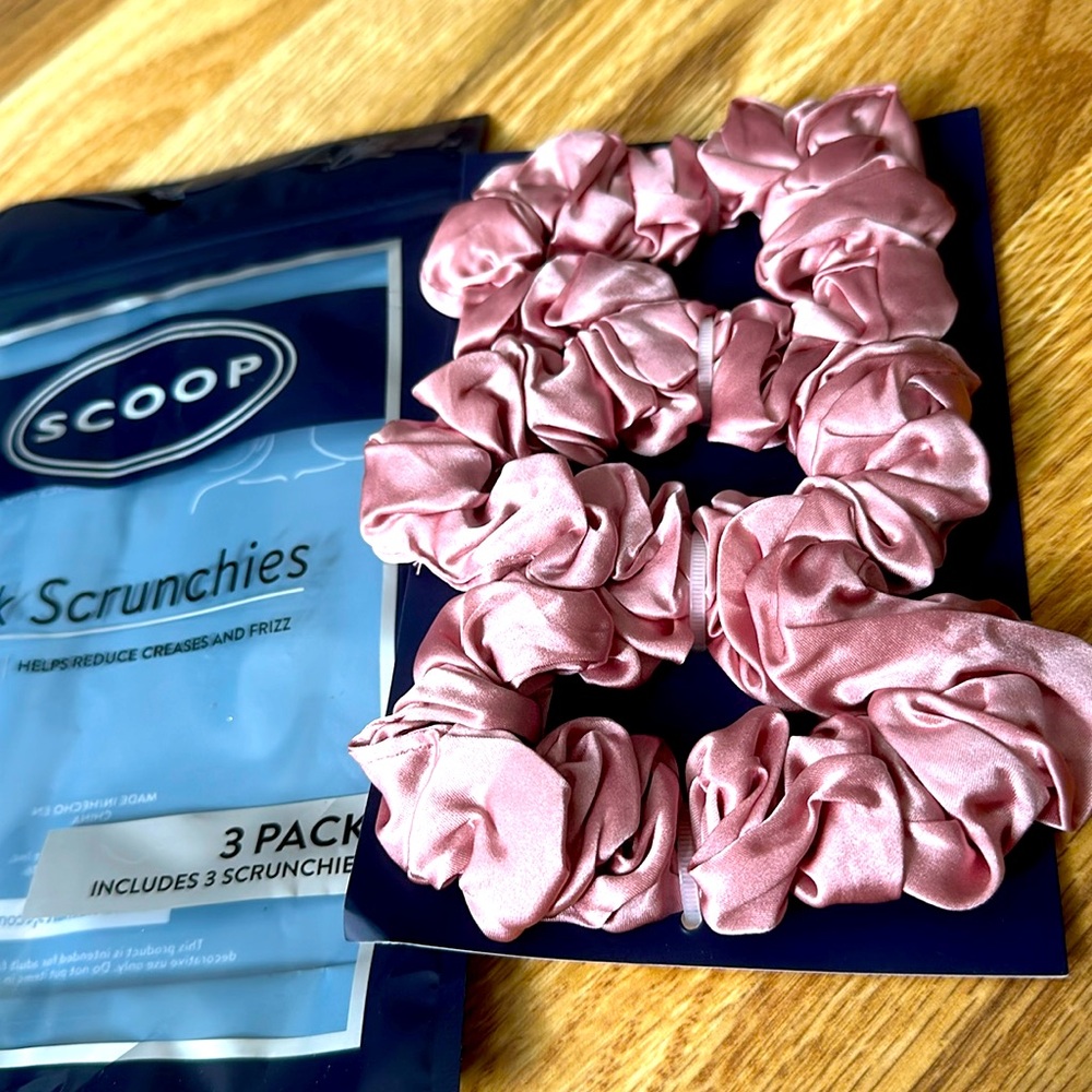 100% Silk set of 3 scrunchies pink NWT